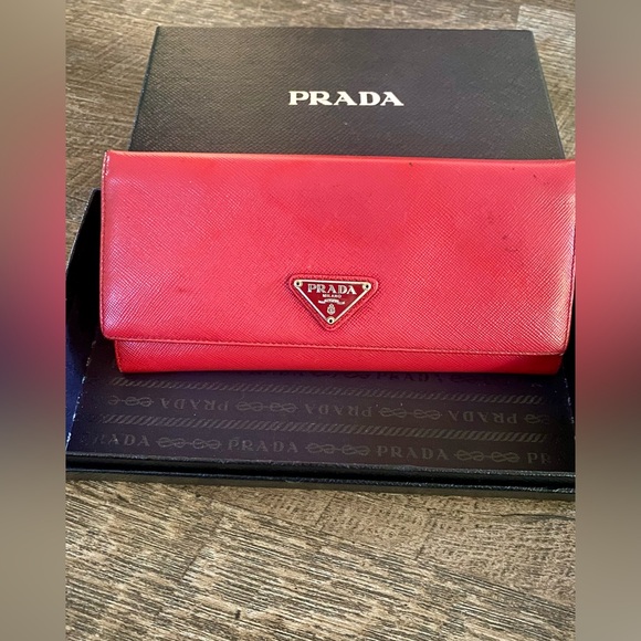 Prada Red Saffiano Metal Leather Logo Flap Continental Wallet - Picture 1 of 9